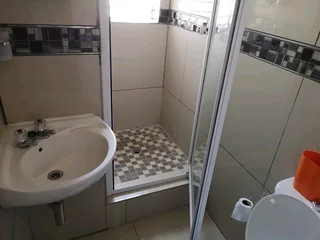 Accommodation for single working males in Ottery Cape Town