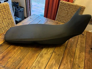 BMW GS800 Original Seat for sale - Black (good as new)!! R2850 Neg