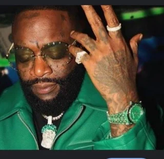 Extremely Luxurios Imported Excellent Quality HipHop Iced Out Green Watches.