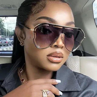 Extremely Luxurios Imported Excellent Quality Oversize Ladies Fashion Sunglasses.