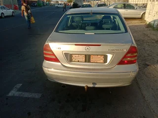 2003 C180 MERCEDES MERCEDES BENZ KOMPRESSOR AUTOMATIC NEGOTIABLE.