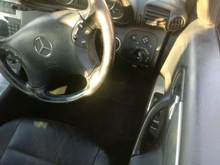 2003 C180 MERCEDES MERCEDES BENZ KOMPRESSOR AUTOMATIC NEGOTIABLE.