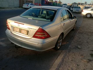 2003 C180 MERCEDES MERCEDES BENZ KOMPRESSOR AUTOMATIC NEGOTIABLE.