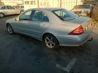 2003 C180 MERCEDES MERCEDES BENZ KOMPRESSOR AUTOMATIC NEGOTIABLE.