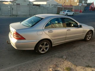 2003 C180 MERCEDES MERCEDES BENZ KOMPRESSOR AUTOMATIC NEGOTIABLE.