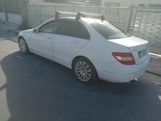 2915 C180 MERCEDES MERCEDES BENZ BLUE EFFICIENCY NEGOTIABLE.