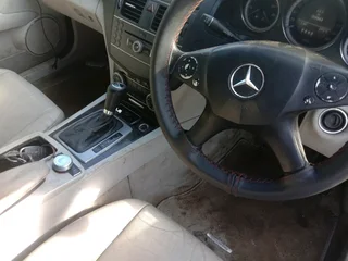 2915 C180 MERCEDES MERCEDES BENZ BLUE EFFICIENCY NEGOTIABLE.