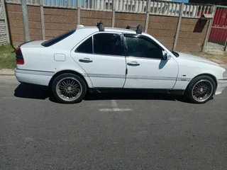 230c Mercedes Benz Automatic Negotiable.