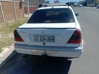 230C MERCEDES BENZ AUTOMATIC NEGOTIABLE.