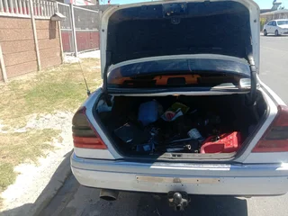 230C MERCEDES BENZ AUTOMATIC NEGOTIABLE.