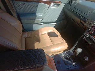 230C MERCEDES BENZ AUTOMATIC NEGOTIABLE.