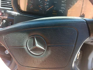 230C MERCEDES BENZ AUTOMATIC NEGOTIABLE.