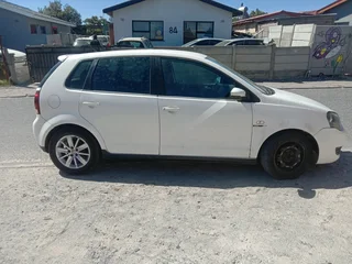 2014 1.4  POLO VIVO NEGOTIABLE.