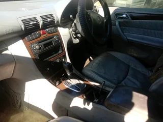 2006 C180 MERCEDES MERCEDES BENZ KOMPRESSOR AUTOMATIC NEGOTIABLE.