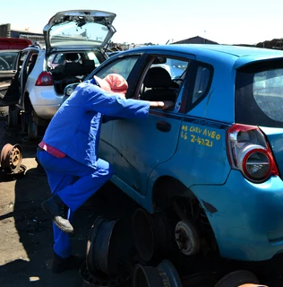 2002 Ford Ranger 2.0L - Stripping for Spares