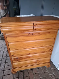 Chest of drawers (1080mm x 520mm x 1200mm H)