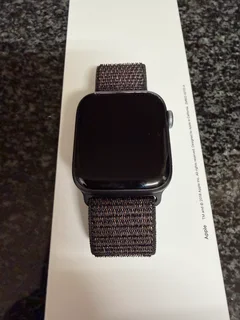 Apple Watch Series 4 (GPS)