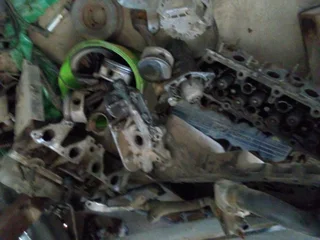 Isuzu KB200 Petrol engine parts