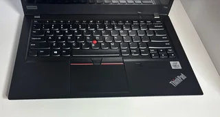 Touchscreen quad Core i5/16GB/512GB Lenovo Thinkpad T14s (Good as new )