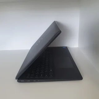 Excellent Condition 11th Gen Dell Latitude 3520  Core i5/512GB/16GB