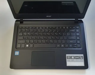7th Gen Acer Aspire ES1-433 Core i5/8GB/256GB SSD