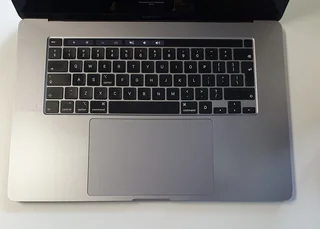 2020 Macbook Pro Touchbar  intel Core i9/16GB/ 1TB SSD