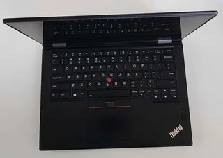 Touchscreen Lenovo Yoga 370 (comes with Stylus Pen ) Core i5/256SSD /8GB