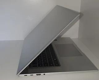 New High Perfomance Touchscreen 12th Gen Core i7/16GB/1TB SSD Huawei Matebook D16 (Bargain)