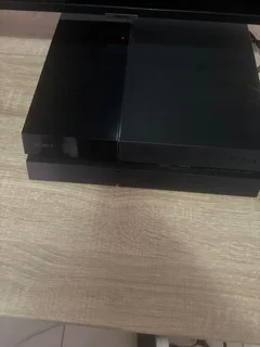 PlayStation 4 Bundle – Excellent Condition &#43; Games &amp; Accessories