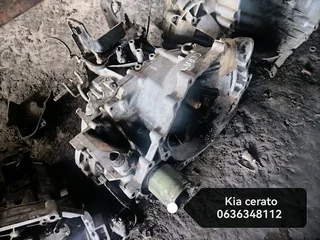 Kia cerato gearbox Whatsapp me for more spares 0615350116