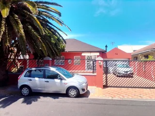 3-Bedroom House for Rent - Athlone : R10000.00