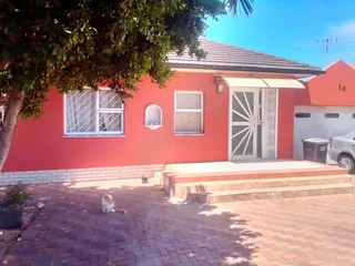 3-Bedroom House for Rent - Athlone : R10000.00