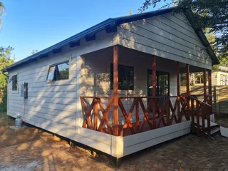 New two bedroom, one bathroom unit to rent. R 7 900 or R 7 000 for single person.