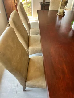 Saligna dinningroom set.