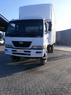 8ton truck for hire