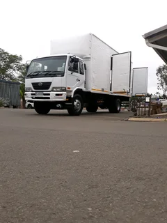 8ton truck for hire