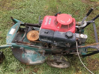 Honda self driving lawnmow