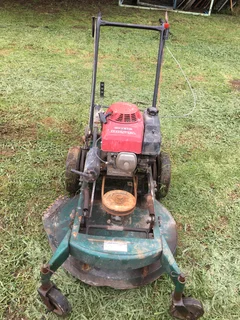 Honda self driving lawnmow