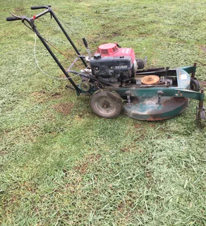 Honda self driving lawnmow