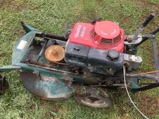 Honda self driving lawnmow