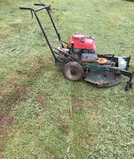 Honda self driving lawnmow