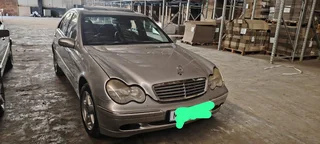 2x Mercedes-Benz C-Class Sedan