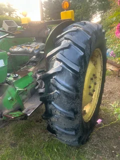 1980 John Deere 1020 tractor