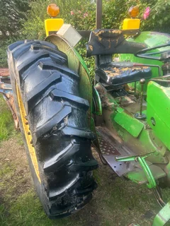 1980 John Deere 1020 tractor