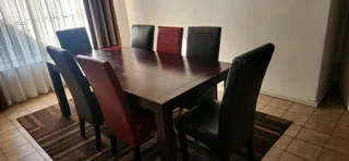Dinning table for 8 chairs reduced to clear