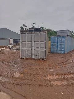 6m and 12m shipping/office containers for sale/ rent