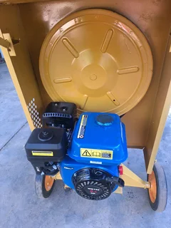 400L  Concrete mixer with brand new petrol engine