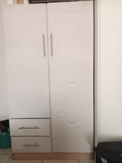 3 quarter bed and wardrobe