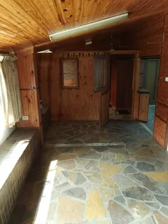 Spacious 2 Bedroom Flat Ashley