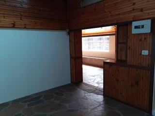 Spacious 2 Bedroom Flat Ashley